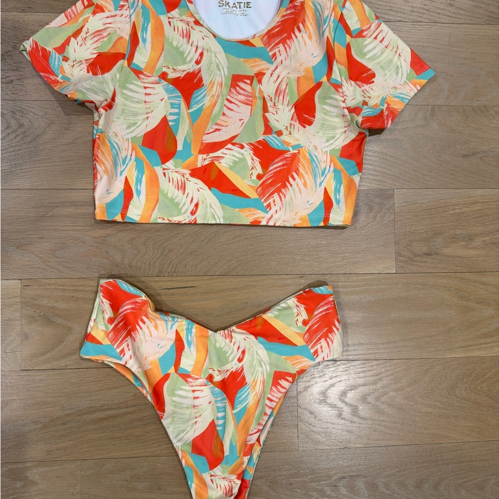 Skatie Tropical Print Bikini Set
